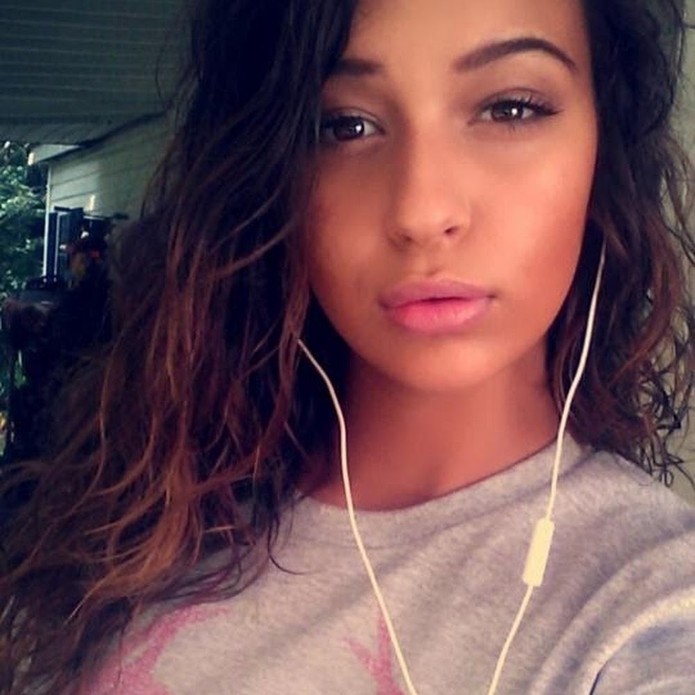 Meet your Posher, Hannah! 💜💙💚